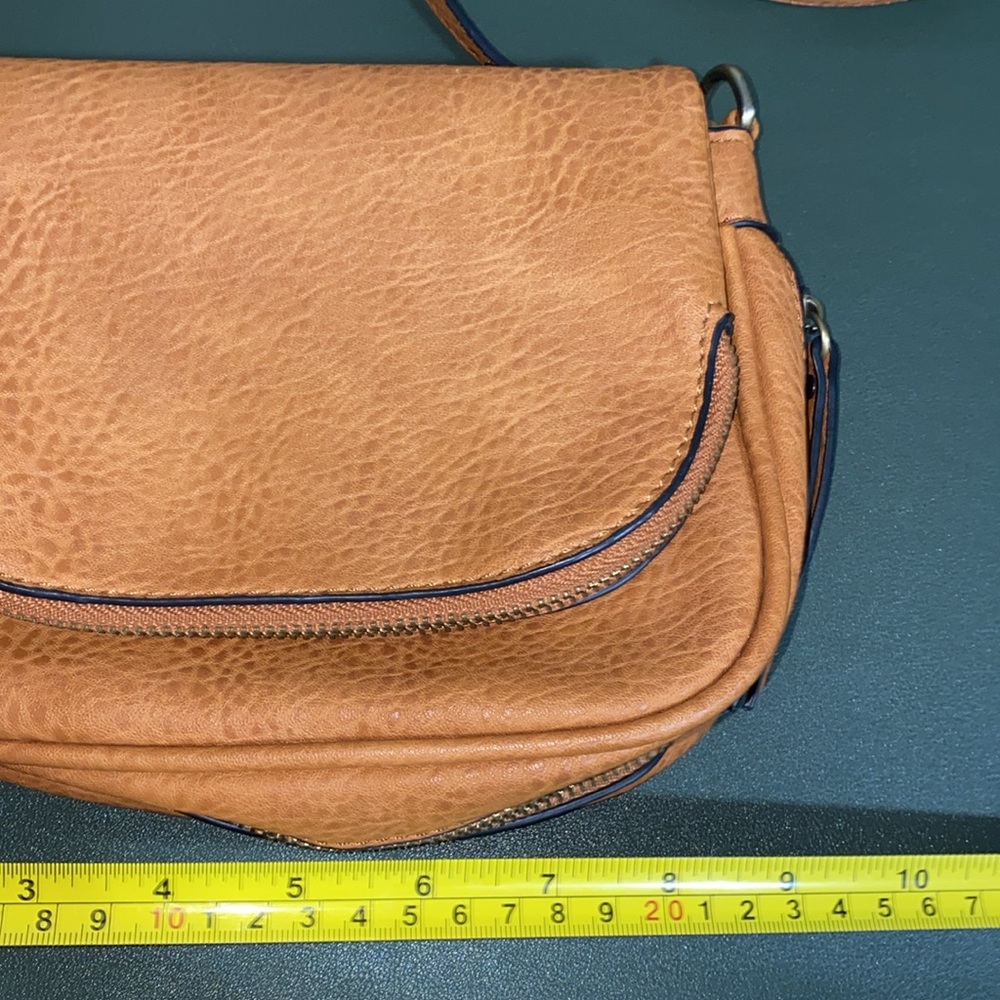🐛Stylish Tan Women's Purse with lots of pockets! - Picture 10 of 14